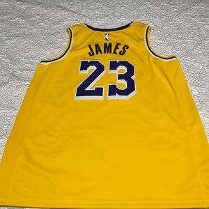 Nike Lebron lakers swingman jersey size XL (52) never worn